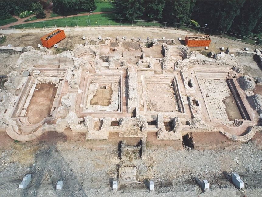 Römische Badruine Badenweiler, Luftaufnahme der Fundamente